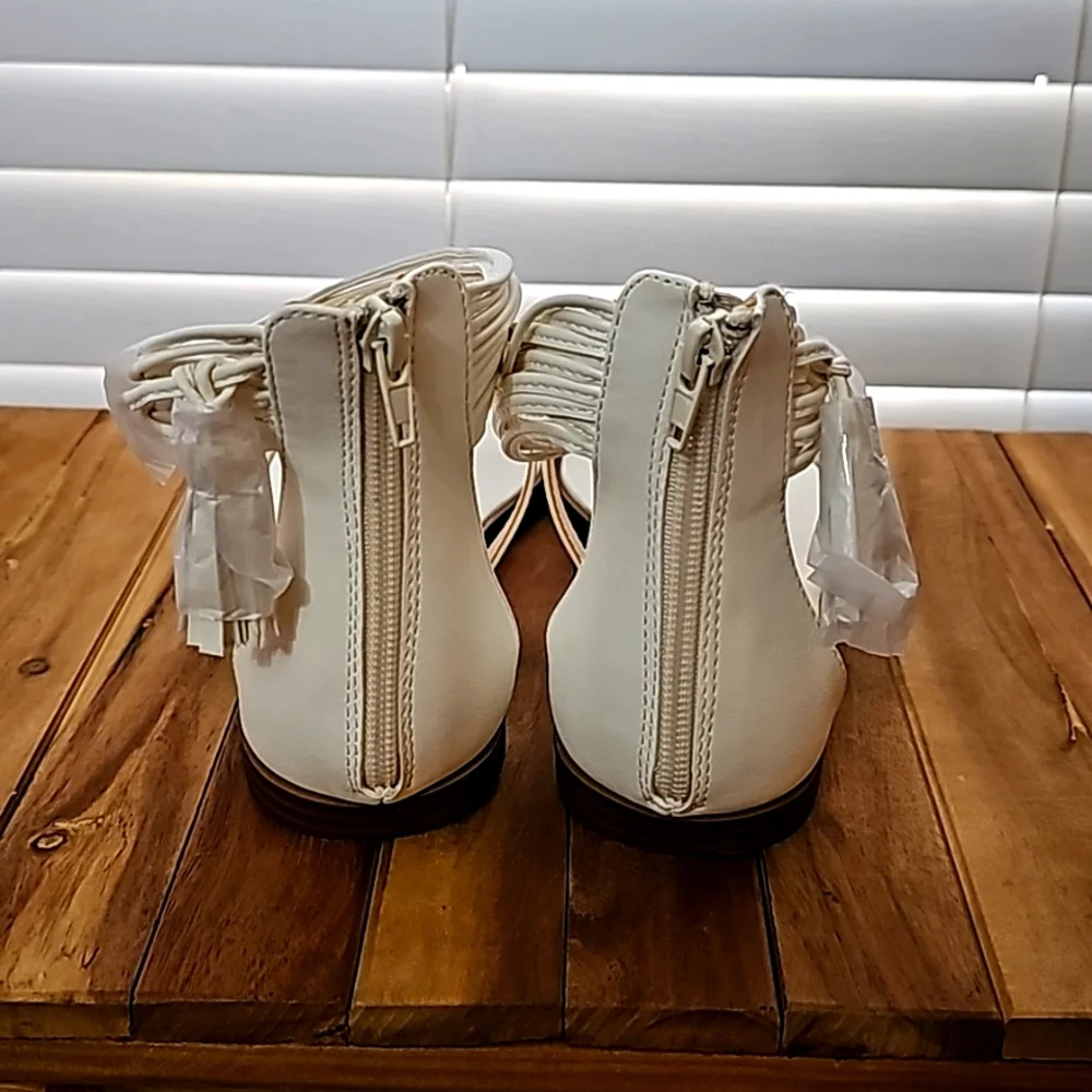 The Abril - Strappy Ankle Wrap Sandal Women's Size 8